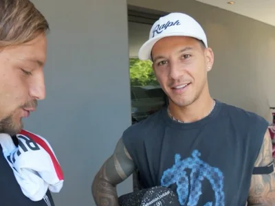 Sebastián Driussi con su rolo Moahu